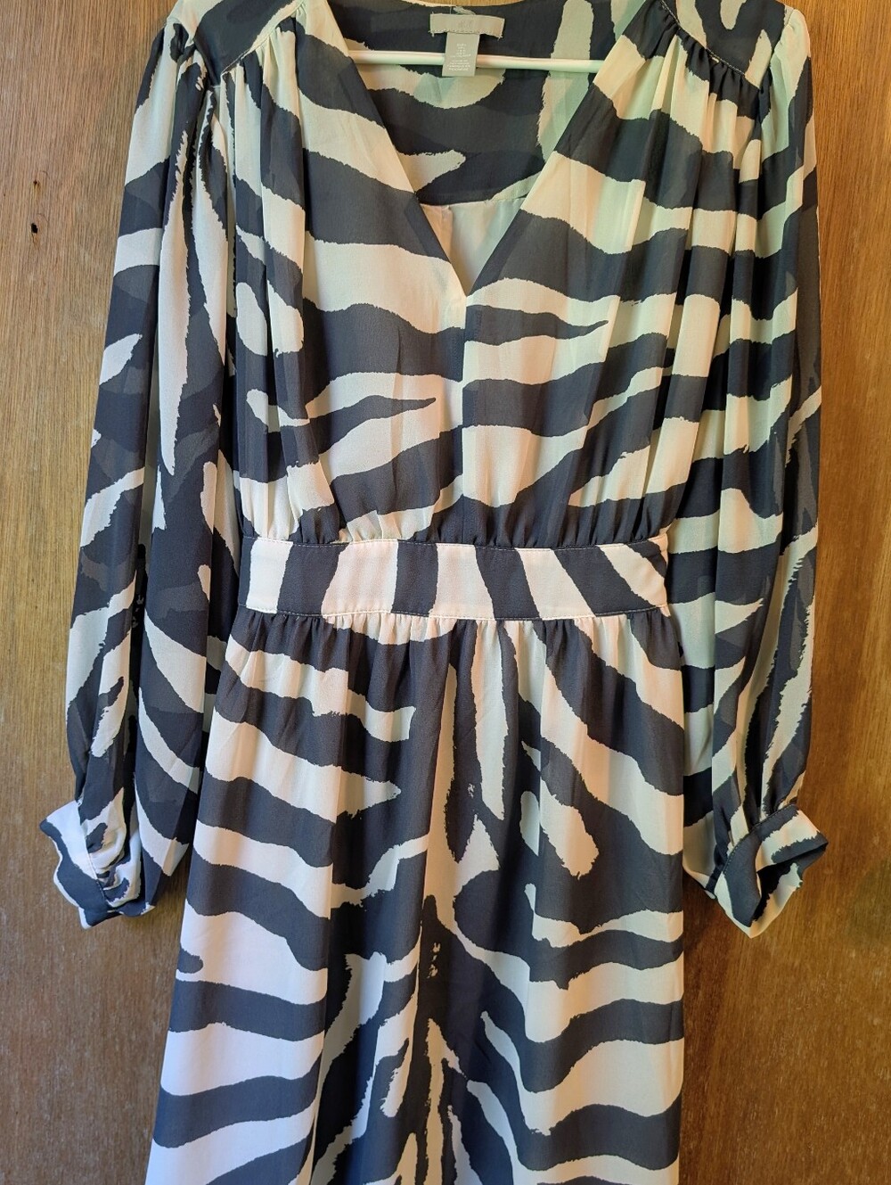 H&M Black and White Zebra-Patterned Long Sleeve Dress